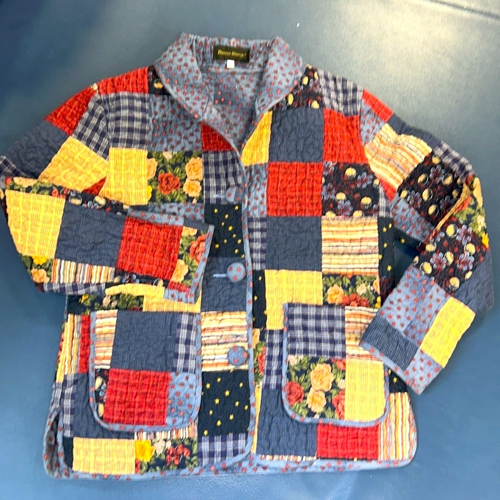 RARE VINTAGE DONNA SHARP Sz M quilted jacket with pockets and covered buttons